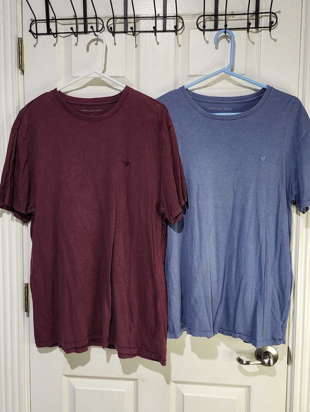 American Eagle Outfitters Men’s Short Sleeve Tee - Burgundy & Blue Size Large
